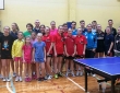 Fotogrāfijā no kreisās puses - Treneres palīgs Anatolijs Isajevs, Latvijas izlases trenere Natālija Kļimanova.